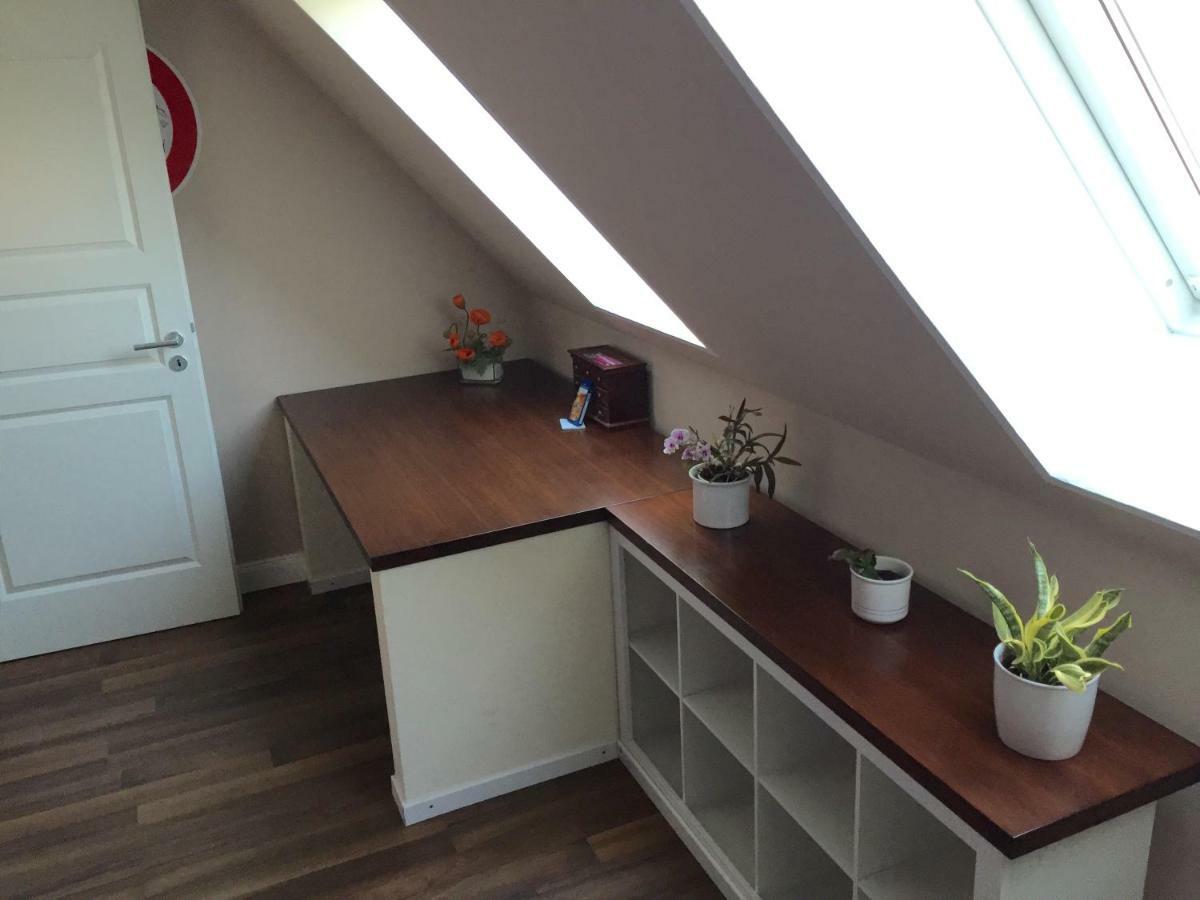 Zimmer Am Elberadweg Hamburg-Harburg Exteriör bild