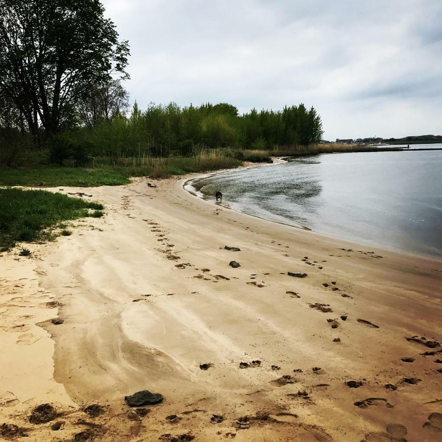 Zimmer Am Elberadweg Hamburg-Harburg Exteriör bild
