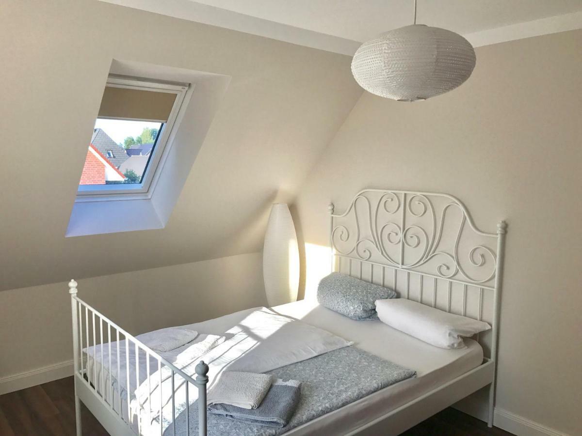 Zimmer Am Elberadweg Hamburg-Harburg Exteriör bild